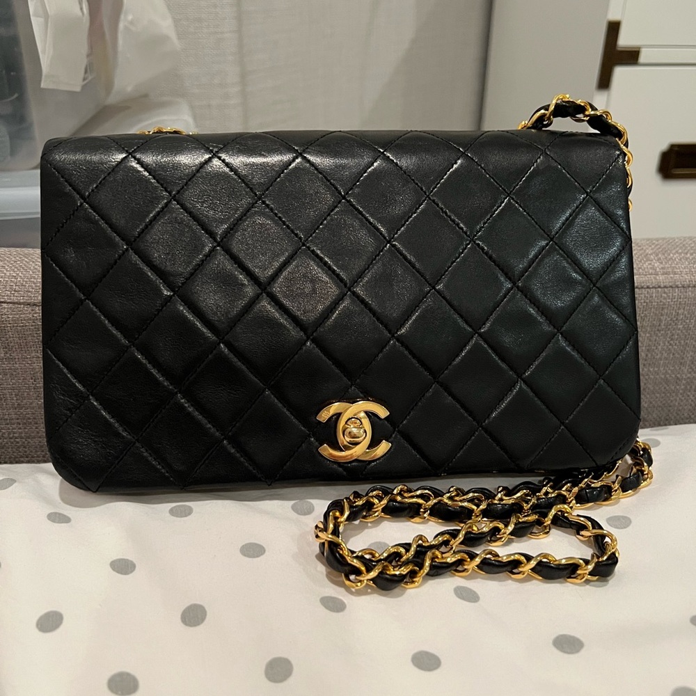 100% Authentic Vintage Chanel Small Full Flap SERIES 1 turnlock - Picture 1 of 13